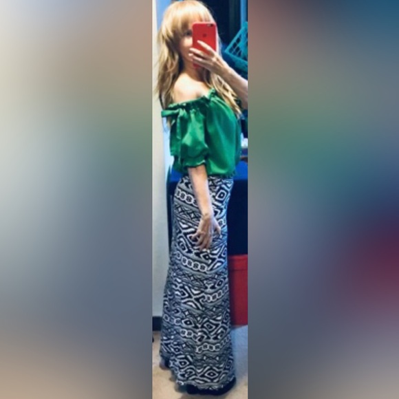 💙 NWOT Royal blue off the shoulder top w bow detail on sleeves- Sz S - Picture 4 of 10